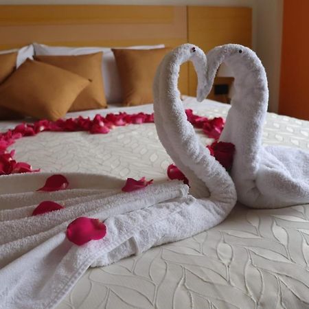Hotel Golden Coral Tulcán المظهر الخارجي الصورة